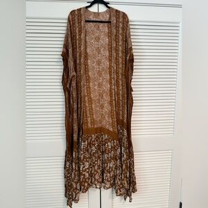 Three Bird Nest Brown Patterned Kimono Cardigan. OS